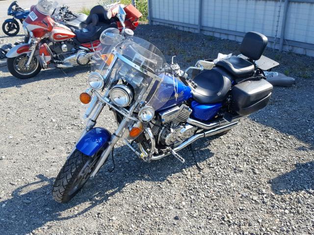 JH2RC43083M900022 - 2003 HONDA VF750 C BLUE photo 2