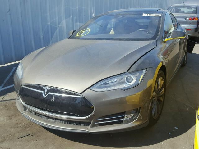 5YJSA1E26FF120191 - 2015 TESLA MODEL S GRAY photo 2