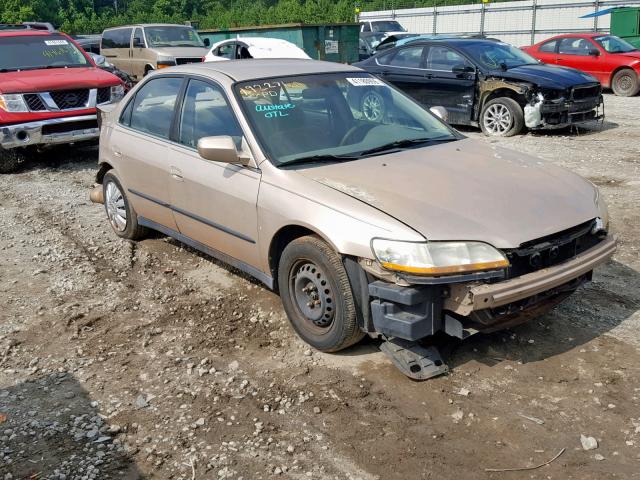 1HGCG5543YA046382 - 2000 HONDA ACCORD LX GOLD photo 1