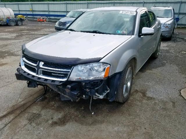 1B3BD2FG6BN572386 - 2011 DODGE AVENGER LU SILVER photo 2