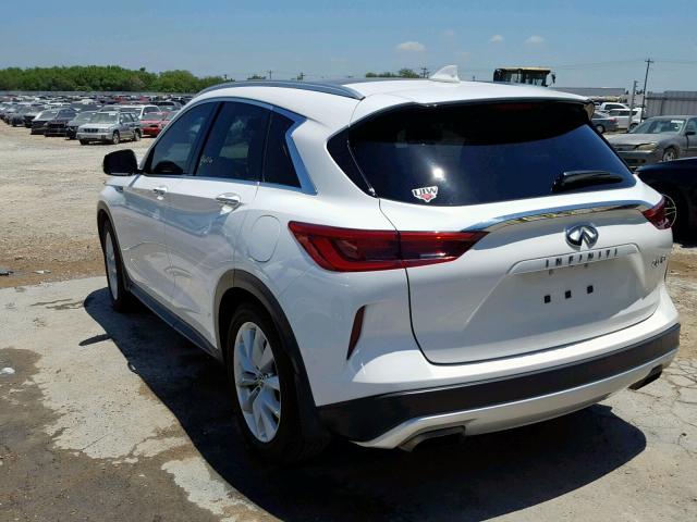 3PCAJ5M12KF107492 - 2019 INFINITI QX50 ESSEN WHITE photo 3