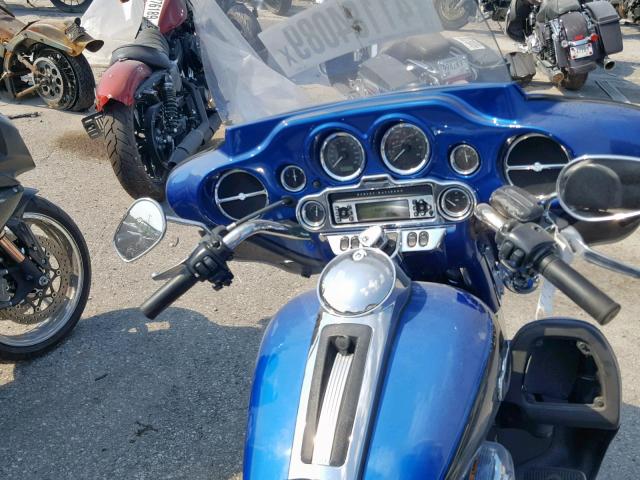 1HD1FC4188Y640573 - 2008 HARLEY-DAVIDSON FLHTCUI BLUE photo 5