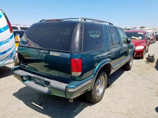 1GNCS13W3W2177840 - 1998 CHEVROLET BLAZER GREEN photo 4