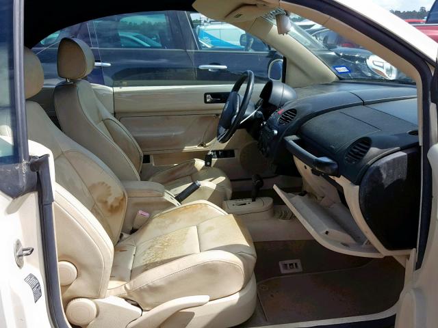 3VWCD31Y74M330483 - 2004 VOLKSWAGEN NEW BEETLE BEIGE photo 5