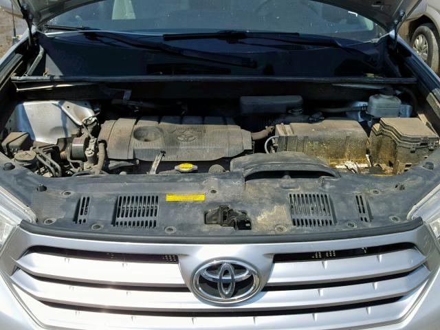 5TDZA3EH5CS019780 - 2012 TOYOTA HIGHLANDER SILVER photo 7