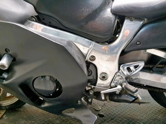 JS1GW71A662102794 - 2006 SUZUKI GSX1300 R BLACK photo 5