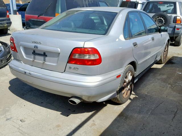 YV1VS29573F920956 - 2003 VOLVO S40 1.9T SILVER photo 4