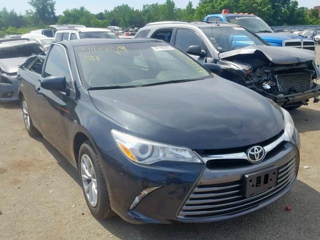4T4BF1FK8FR451072 - 2015 TOYOTA CAMRY LE GRAY photo 1
