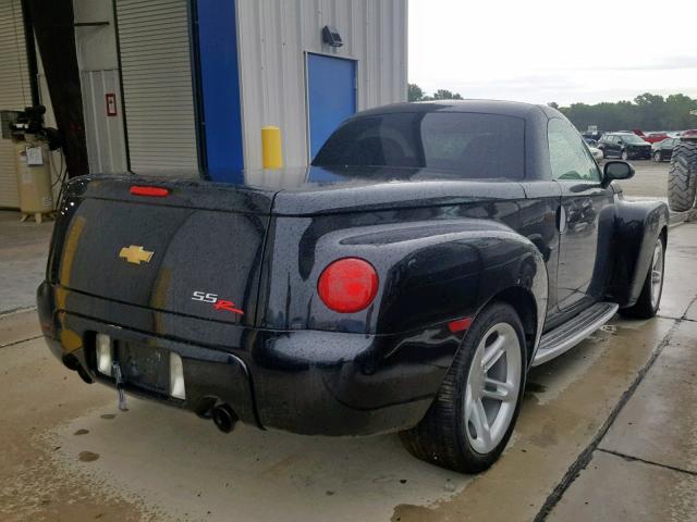 1GCES14P44B107172 - 2004 CHEVROLET SSR 黑色 照片 4