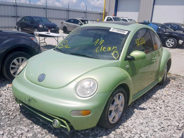 3VWCB21C22M409304 - 2002 VOLKSWAGEN NEW BEETLE GREEN photo 2