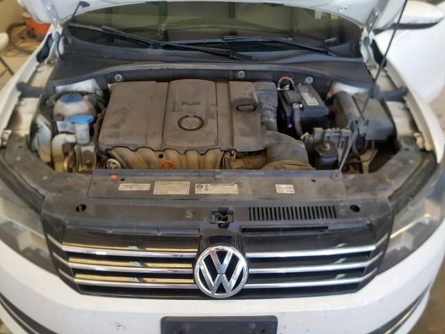 1VWAH7A33CC100138 - 2012 VOLKSWAGEN PASSAT S WHITE photo 7