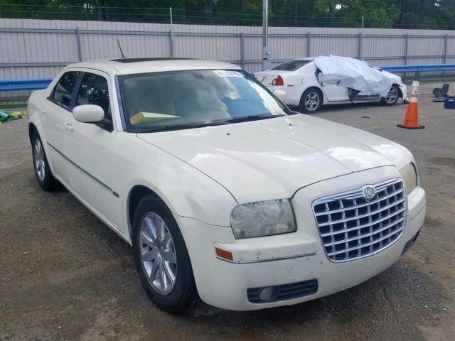 2C3LA53G98H224606 - 2008 CHRYSLER 300 TOURIN WHITE photo 1