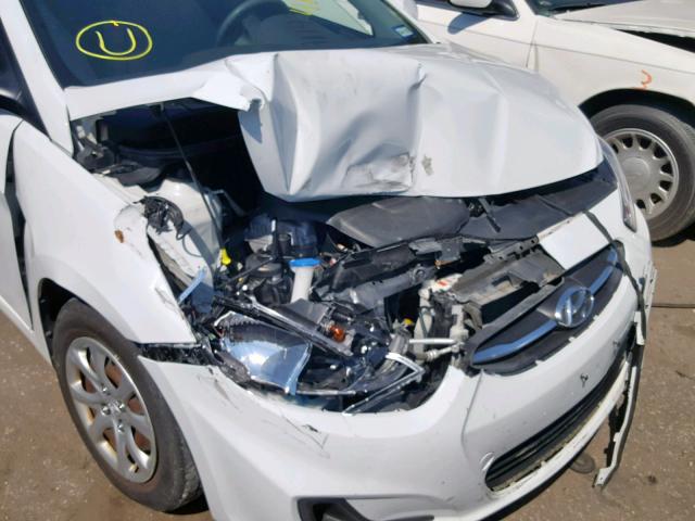 KMHCT5AE1HU323002 - 2017 HYUNDAI ACCENT SE WHITE photo 9