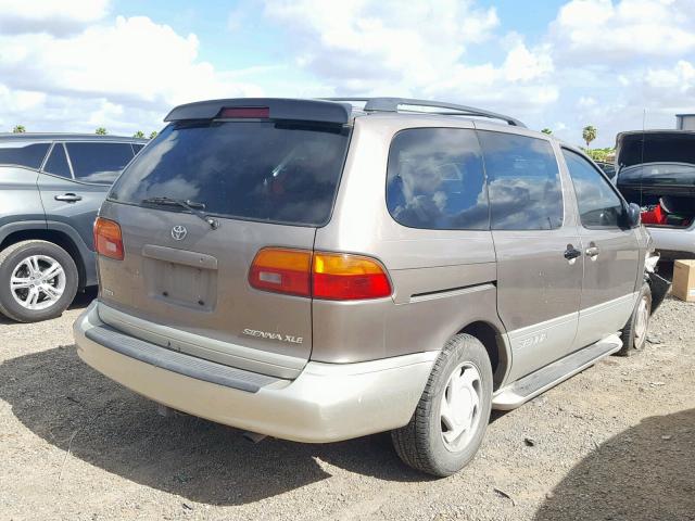 4T3ZF13C1XU093778 - 1999 TOYOTA SIENNA LE GOLD photo 4