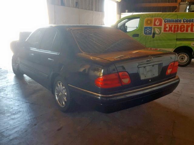 WDBJF65H3XA721520 - 1999 MERCEDES-BENZ E 320 BLACK photo 3