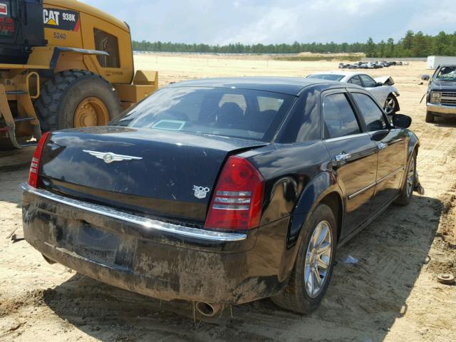 2C3AA63H35H530976 - 2005 CHRYSLER 300C BLACK photo 4