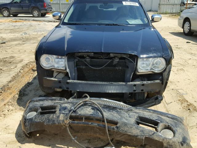 2C3AA63H35H530976 - 2005 CHRYSLER 300C BLACK photo 9