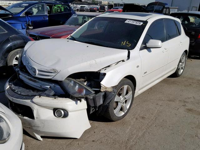 JM1BK343061436214 - 2006 MAZDA 3 HATCHBAC WHITE photo 2