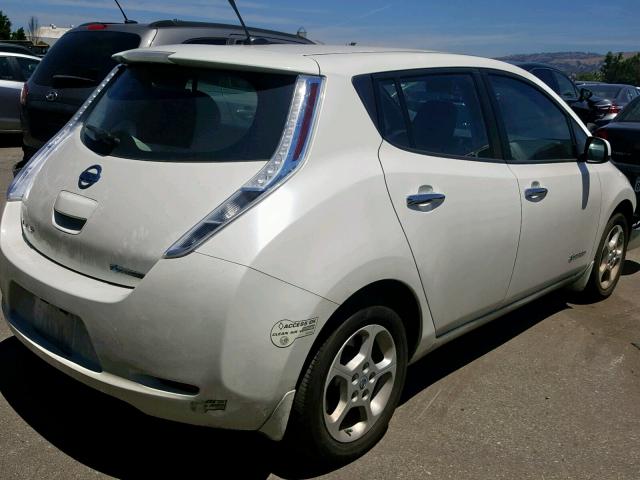 1N4AZ0CP6DC402649 - 2013 NISSAN LEAF S WHITE photo 4