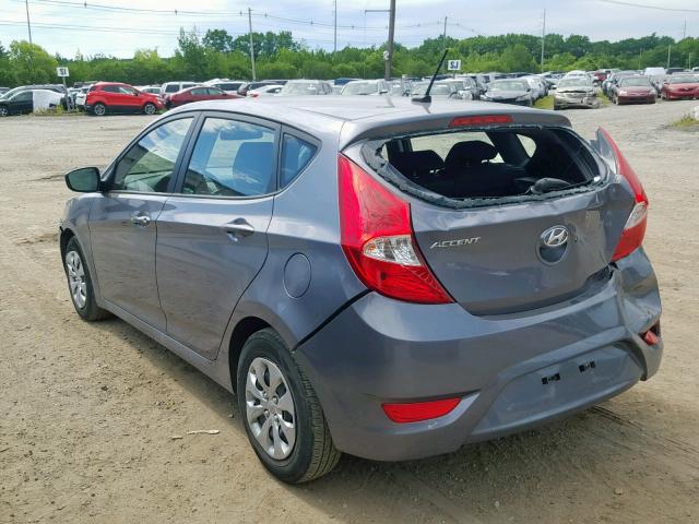 KMHCT5AE9HU328934 - 2017 HYUNDAI ACCENT SE GRAY photo 3