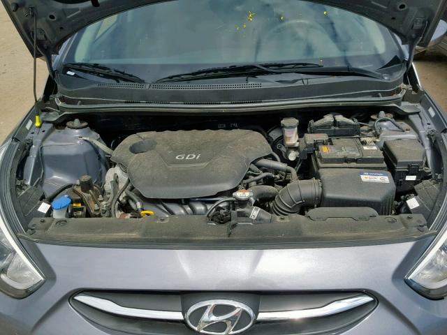 KMHCT5AE9HU328934 - 2017 HYUNDAI ACCENT SE GRAY photo 7