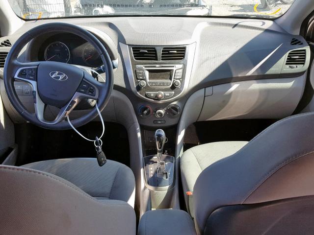 KMHCU4AE3GU017540 - 2016 HYUNDAI ACCENT SE SILVER photo 9