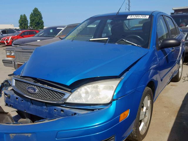 1FAHP34N17W114608 - 2007 FORD FOCUS ZX4 BLUE photo 2