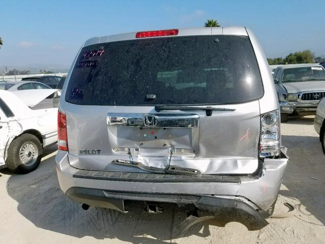 5FNYF3H27EB012745 - 2014 HONDA PILOT LX SILVER photo 9