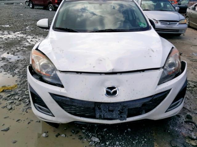 JM1BL1H62A1228429 - 2010 MAZDA 3 S WHITE photo 9