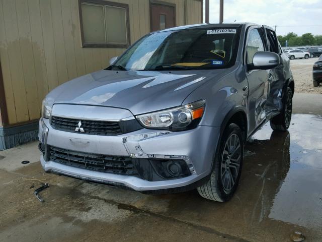 JA4AP3AU3GZ029799 - 2016 MITSUBISHI OUTLANDER SILVER photo 2