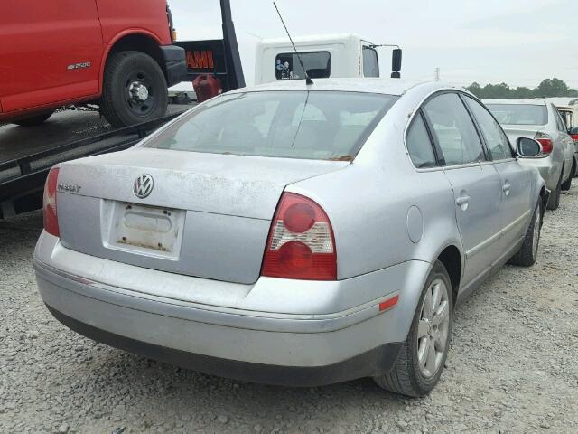 WVWMD63B94E227010 - 2004 VOLKSWAGEN PASSAT GL SILVER photo 4