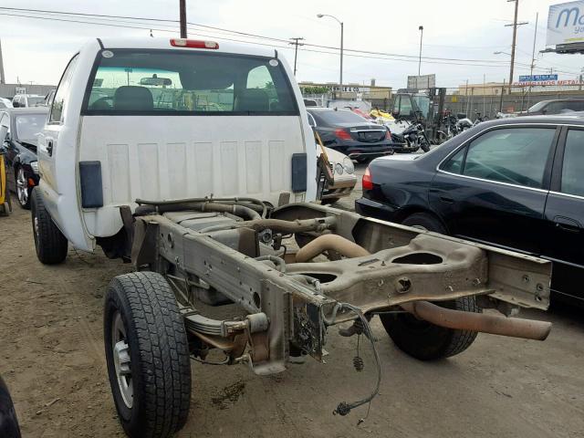 1GBHC24U23E233053 - 2003 CHEVROLET SILVERADO WHITE photo 3