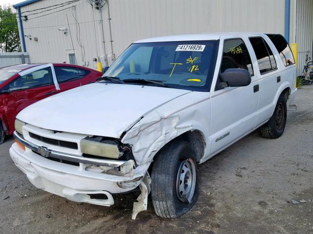 1GNDT13XX3K159180 - 2003 CHEVROLET BLAZER WHITE photo 2