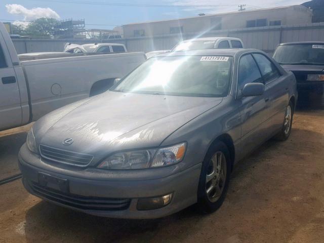 JT8BF28G3Y0267079 - 2000 LEXUS ES 300 GRAY photo 2