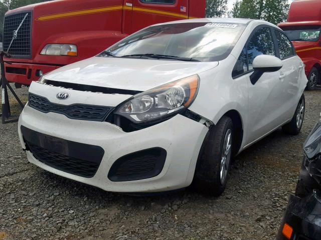 KNADM5A3XD6169437 - 2013 KIA RIO LX WHITE photo 2