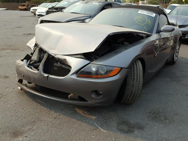 4USBT33473LS41714 - 2003 BMW Z4 2.5 GRAY photo 2