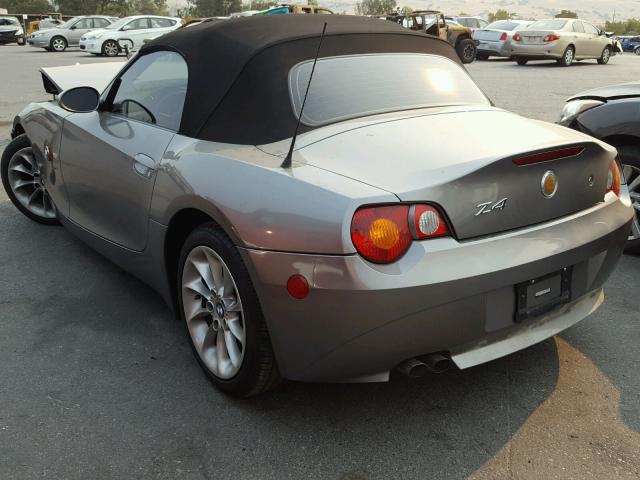 4USBT33473LS41714 - 2003 BMW Z4 2.5 GRAY photo 3