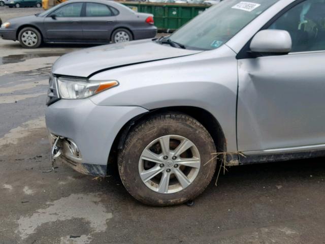 5TDBK3EH5BS074226 - 2011 TOYOTA HIGHLANDER SILVER photo 9