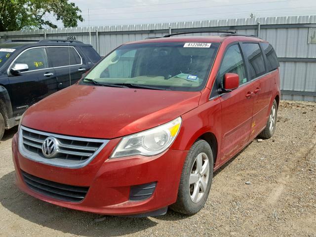 2V8HW34199R559852 - 2009 VOLKSWAGEN ROUTAN SE RED photo 2