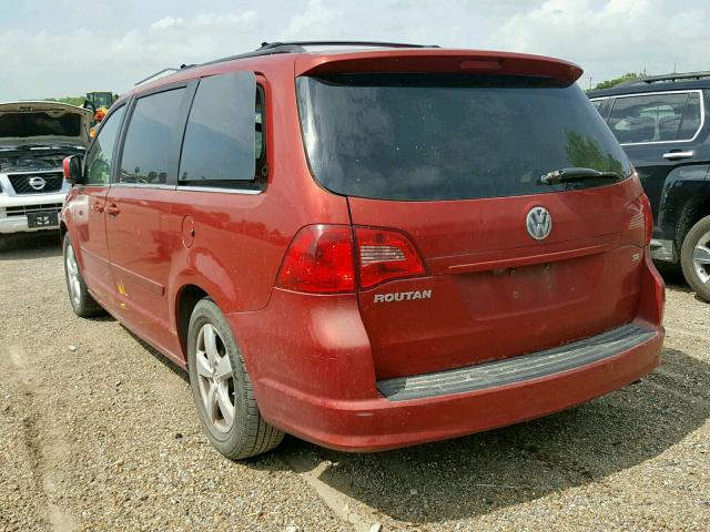 2V8HW34199R559852 - 2009 VOLKSWAGEN ROUTAN SE RED photo 3