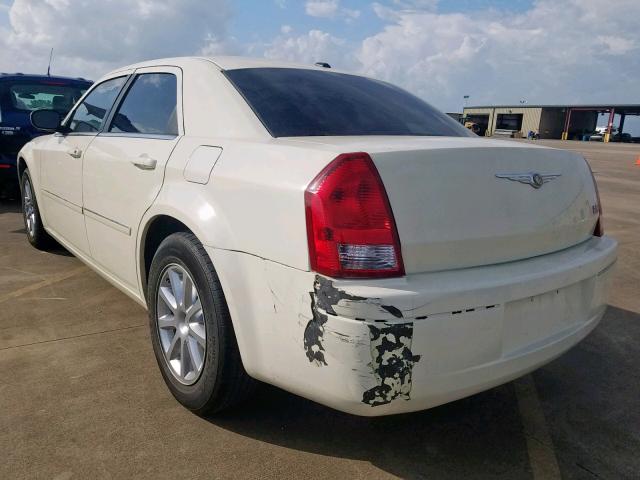 2C3KA53G67H682601 - 2007 CHRYSLER 300 TOURIN WHITE photo 3