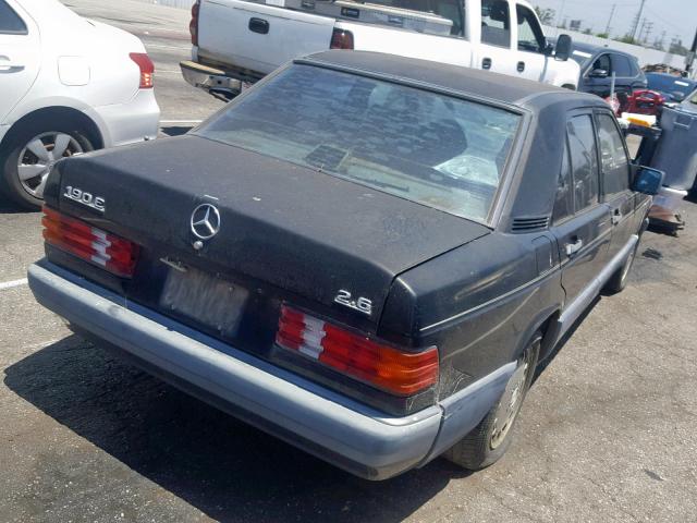 WDBDA29D0KF628784 - 1989 MERCEDES-BENZ 190 E 2.6 BLACK photo 4