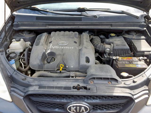 KNAFG526577102736 - 2007 KIA RONDO LX GRAY photo 7