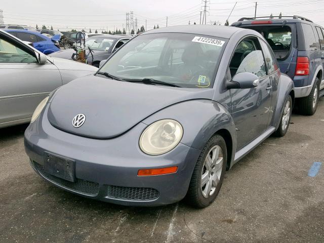 3VWPW31C57M518083 - 2007 VOLKSWAGEN NEW BEETLE رمادي صورة 2
