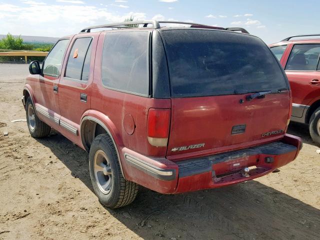 1GNCS13W1W2118432 - 1998 CHEVROLET BLAZER RED photo 3