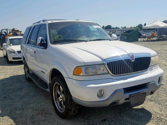 5LMPU28A2YLJ03094 - 2000 LINCOLN NAVIGATOR 白色 照片 1