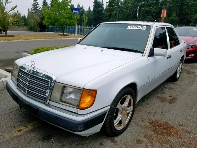 WDBEA28E9PB977889 - 1993 MERCEDES-BENZ 300 E 2.8 WHITE photo 2