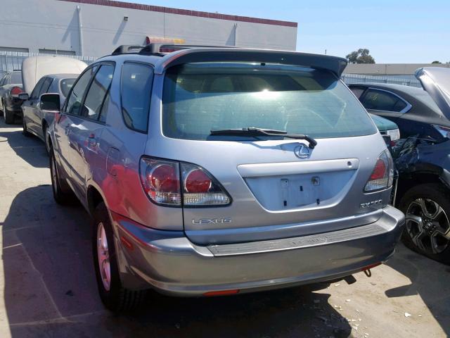 JTJGF10U120121822 - 2002 LEXUS RX 300 SILVER photo 3