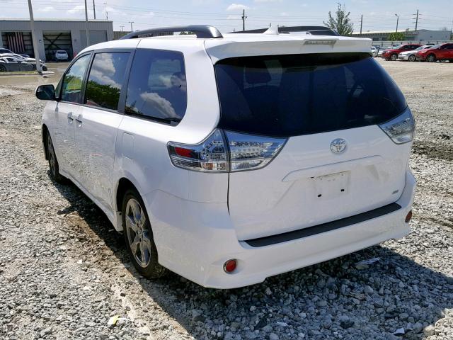 5TDXZ3DC2JS952216 - 2018 TOYOTA SIENNA SE WHITE photo 3