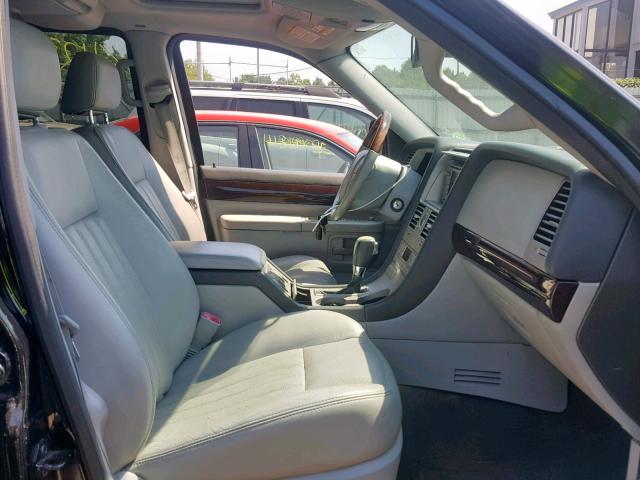 5LMEU88H34ZJ00705 - 2004 LINCOLN AVIATOR შავი ფოტო 5